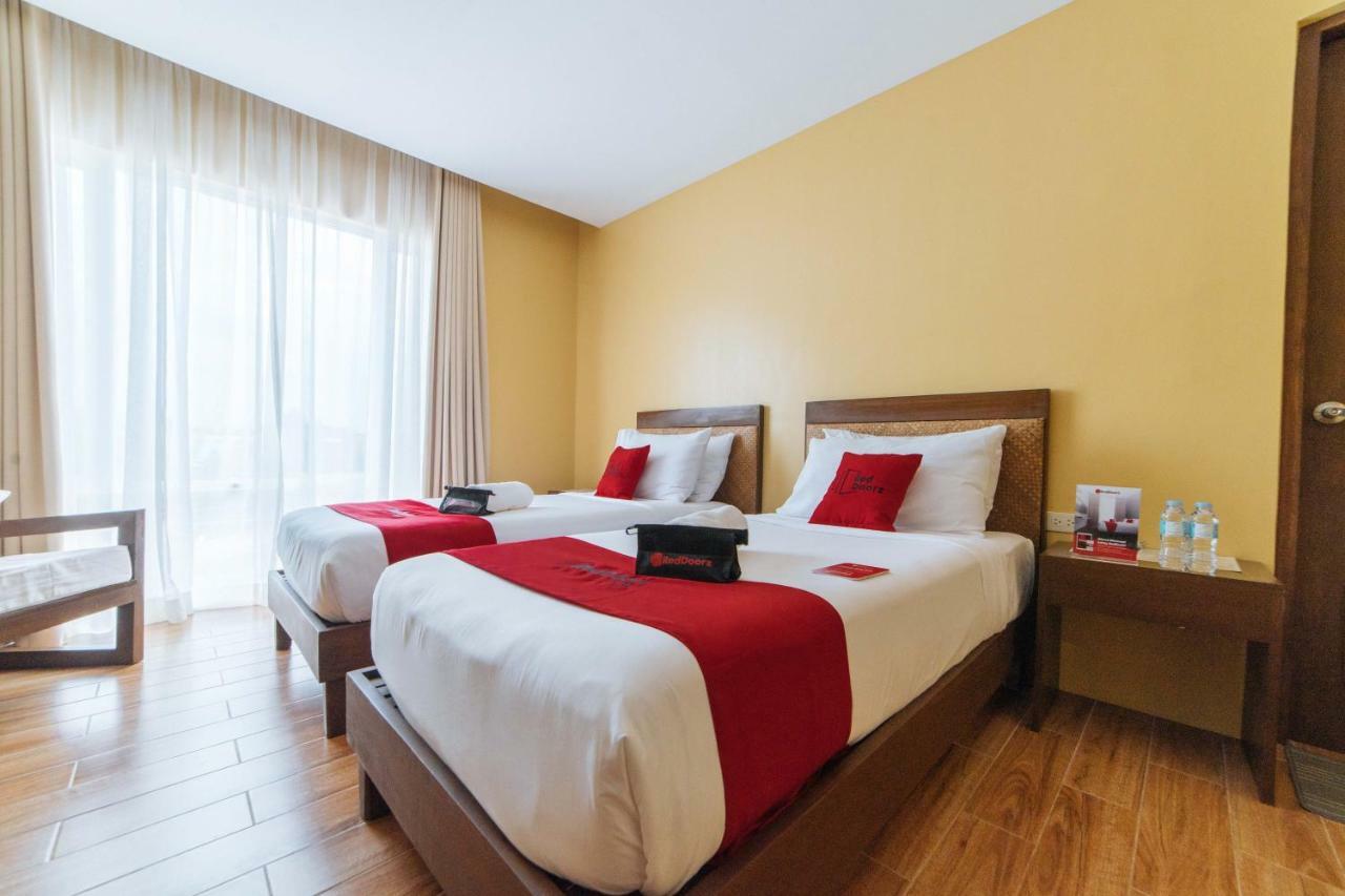 Reddoorz Premium Near Health Centrum Banica Roxas City Esterno foto