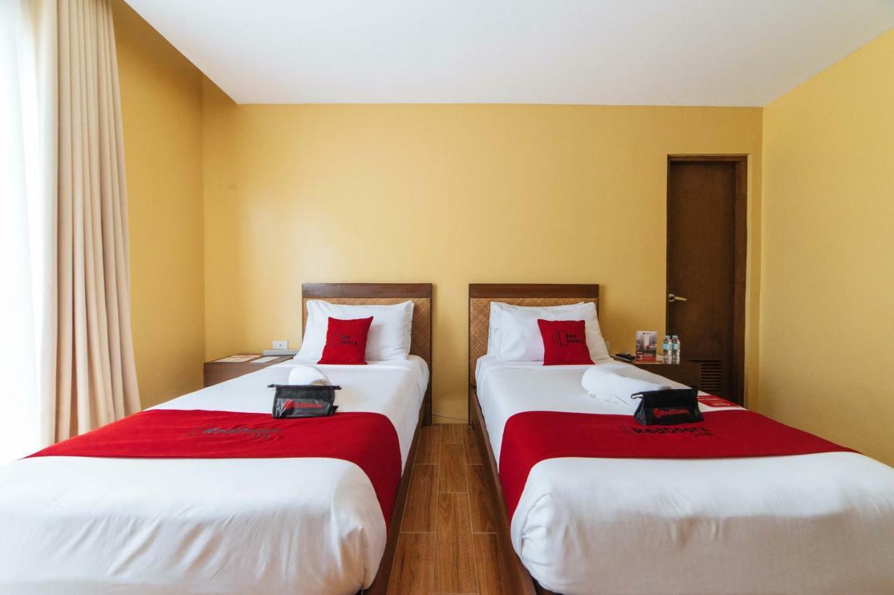 Reddoorz Premium Near Health Centrum Banica Roxas City Esterno foto