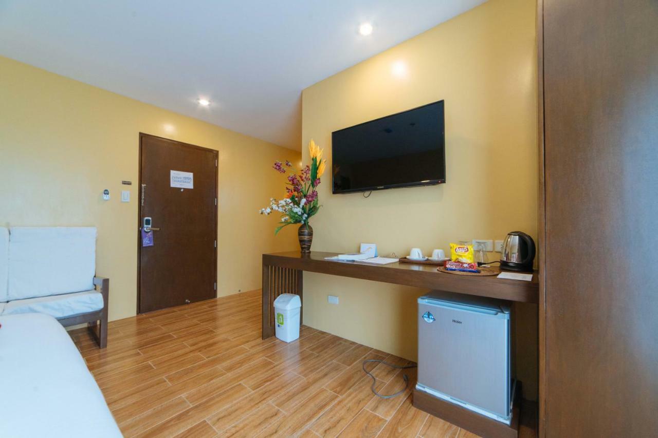 Reddoorz Premium Near Health Centrum Banica Roxas City Esterno foto