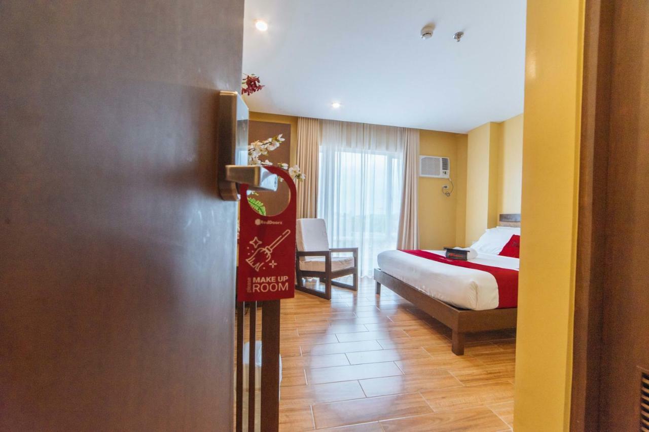 Reddoorz Premium Near Health Centrum Banica Roxas City Esterno foto