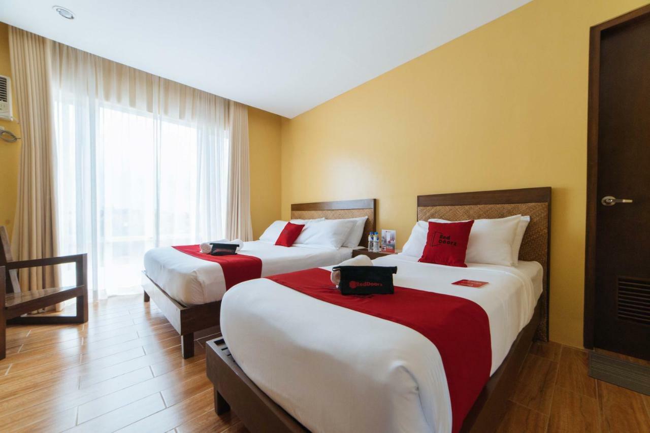 Reddoorz Premium Near Health Centrum Banica Roxas City Esterno foto